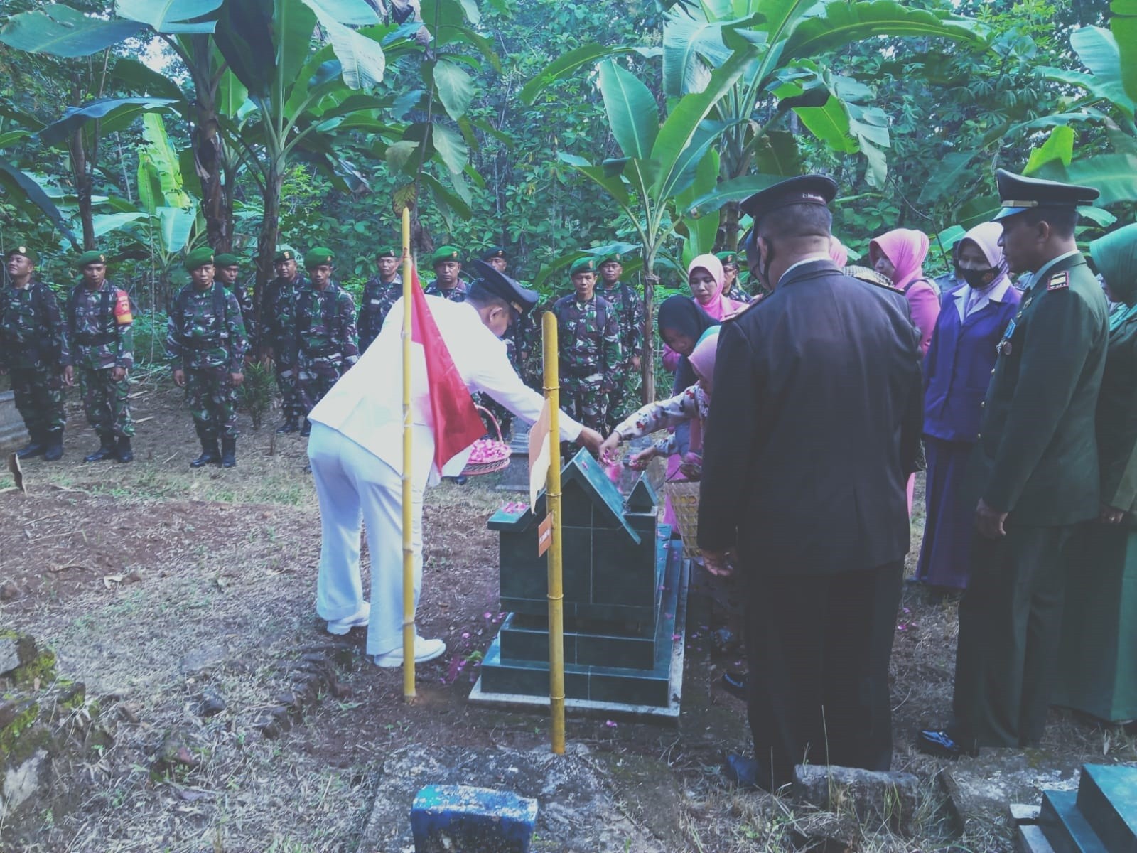 tabur_bunga.jpg